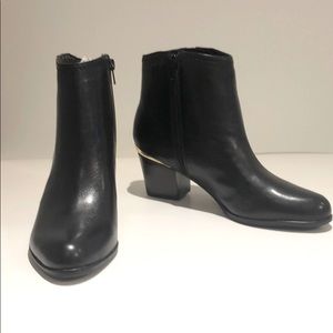 Isaac Mizrahi New York Booties
